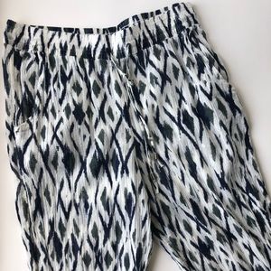 Gap Navy mid-rise linen pants